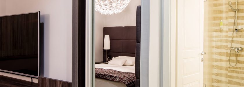 Room 102 (1-2 persons)